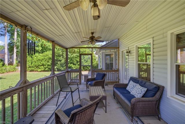 336 Spice Bush CT, Chesapeake, VA 23320