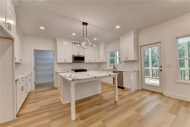 9135 Fox Trail Lane, Gainesville, GA 30506