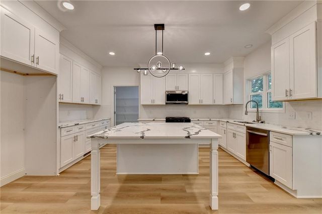 9135 Fox Trail Lane, Gainesville, GA 30506