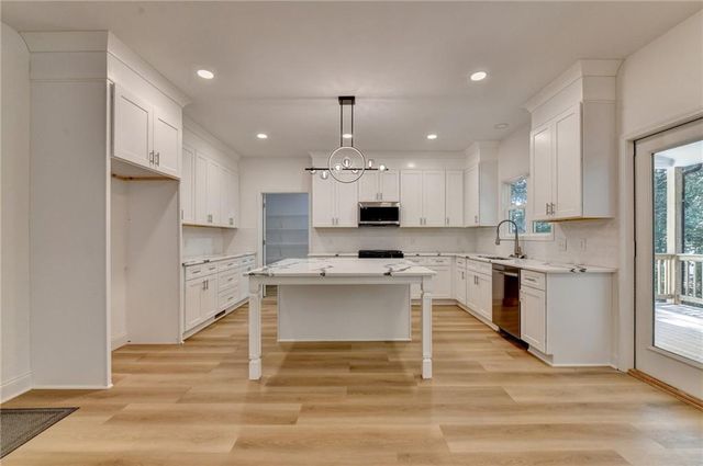 9135 Fox Trail Lane, Gainesville, GA 30506