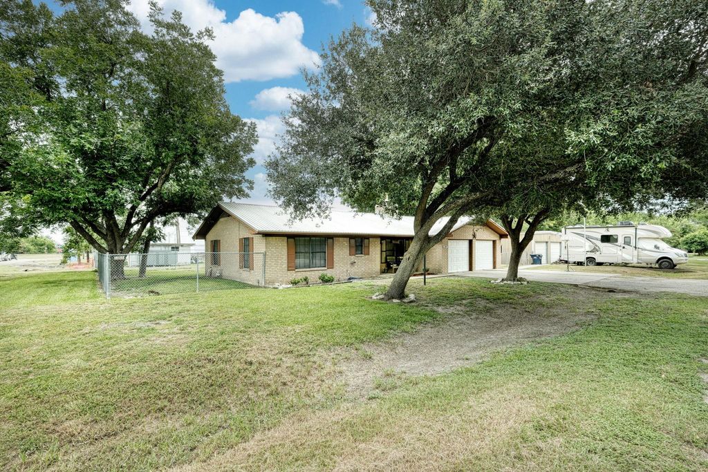 340 S Emma, Bartlett, TX 76511