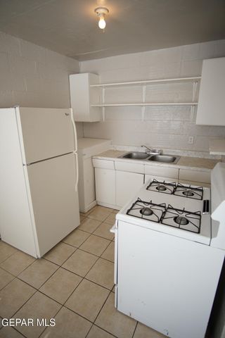 7303 Dale Road 10, El Paso, TX 79915