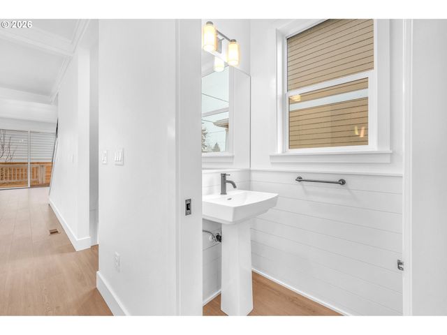 6471 Se RAMONA St A, Portland, OR 97206