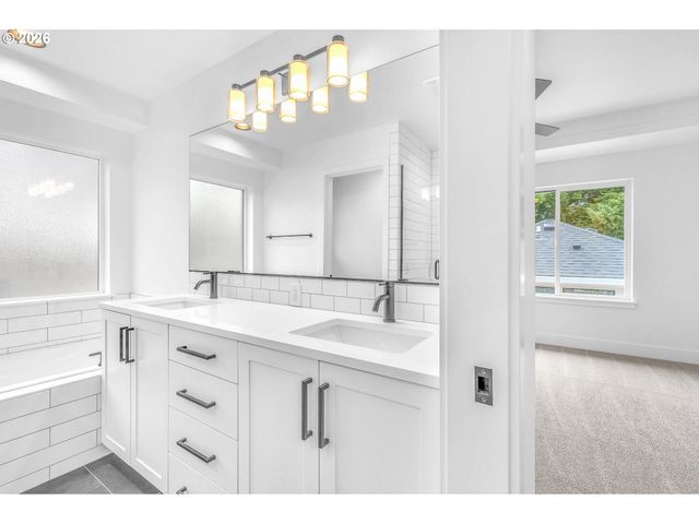 6471 Se RAMONA St A, Portland, OR 97206