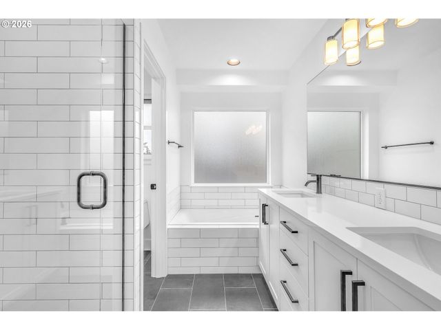 6471 Se RAMONA St A, Portland, OR 97206