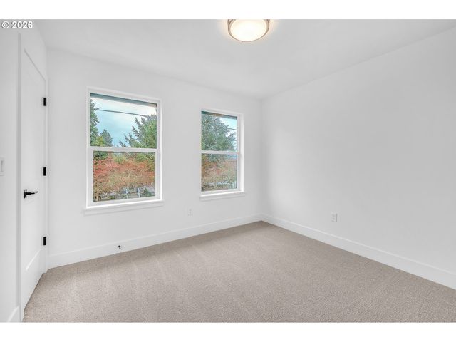 6471 Se RAMONA St A, Portland, OR 97206