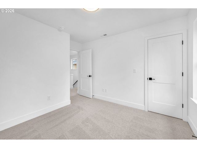 6471 Se RAMONA St A, Portland, OR 97206