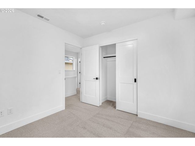 6471 Se RAMONA St A, Portland, OR 97206