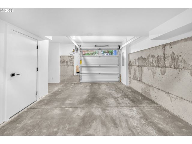 6471 Se RAMONA St A, Portland, OR 97206