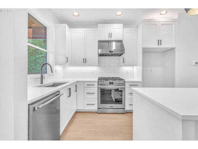 6471 Se RAMONA St A, Portland, OR 97206