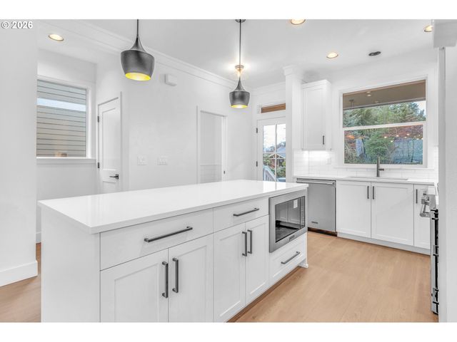 6471 Se RAMONA St A, Portland, OR 97206