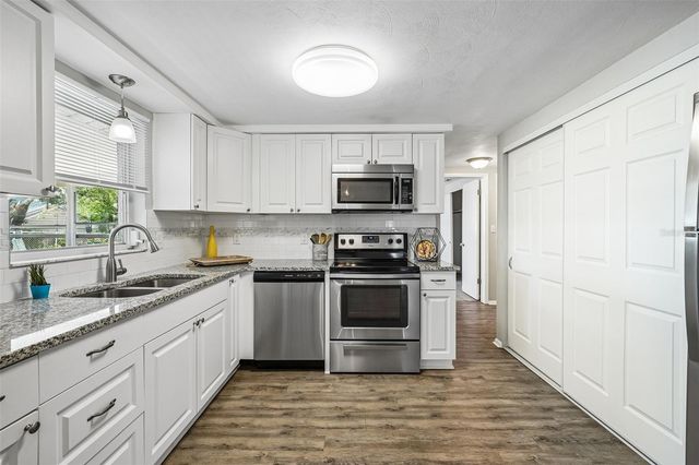 7215 MAYFIELD DRIVE, Port Richey, FL 34668