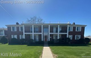29603 Jefferson Avenue 13, St. Clair Shores, MI 48082