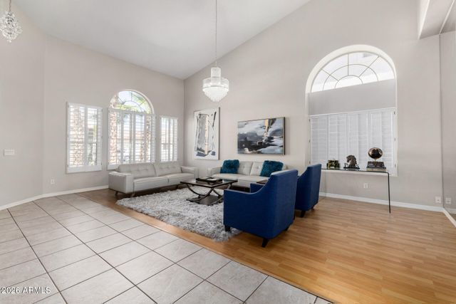 5845 W CHARTER OAK Road, Glendale, AZ 85304