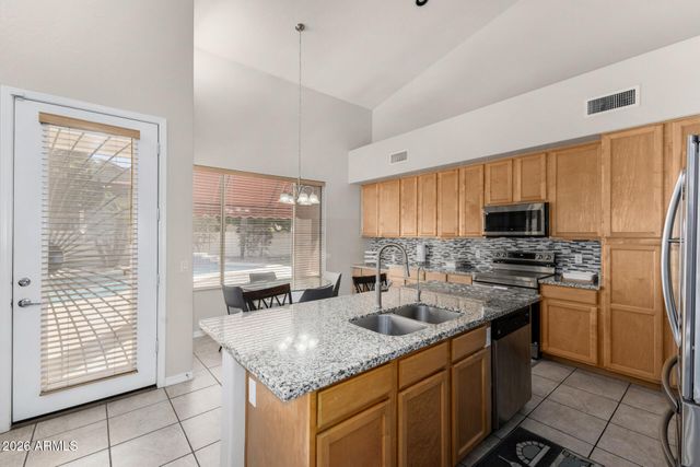 5845 W CHARTER OAK Road, Glendale, AZ 85304