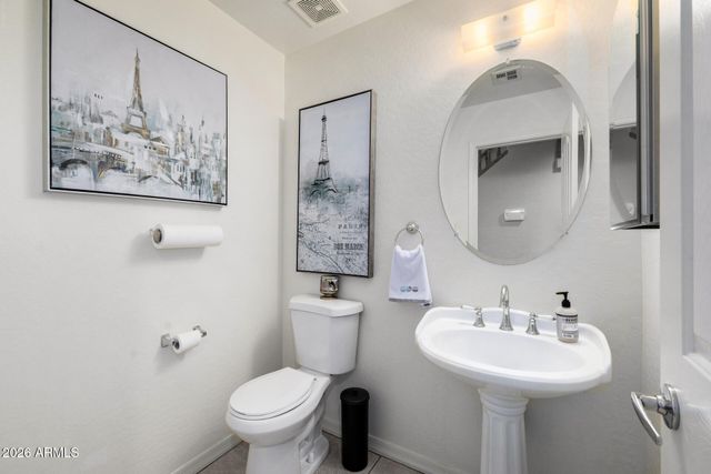 5845 W CHARTER OAK Road, Glendale, AZ 85304