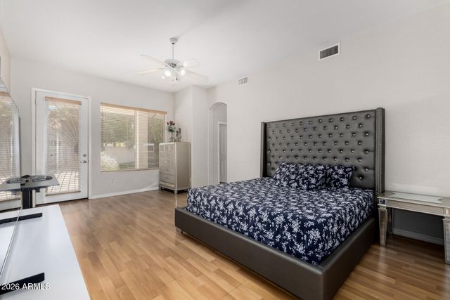 5845 W CHARTER OAK Road, Glendale, AZ 85304