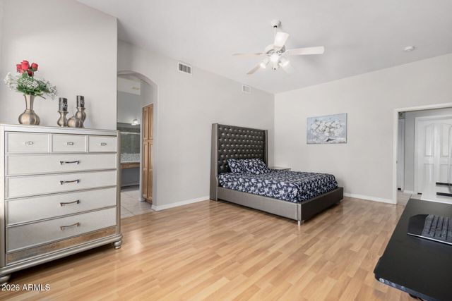 5845 W CHARTER OAK Road, Glendale, AZ 85304