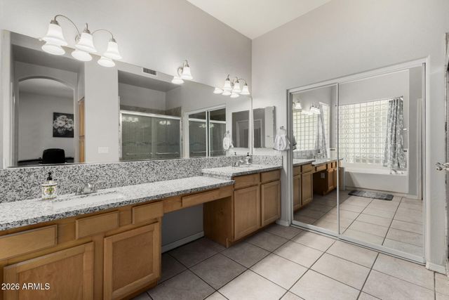 5845 W CHARTER OAK Road, Glendale, AZ 85304