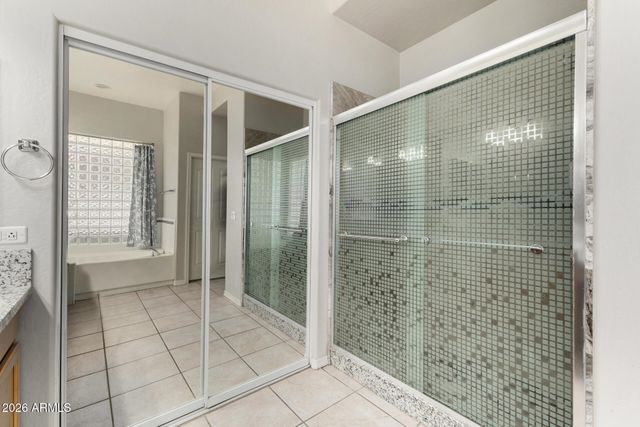 5845 W CHARTER OAK Road, Glendale, AZ 85304