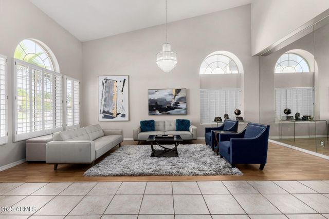 5845 W CHARTER OAK Road, Glendale, AZ 85304