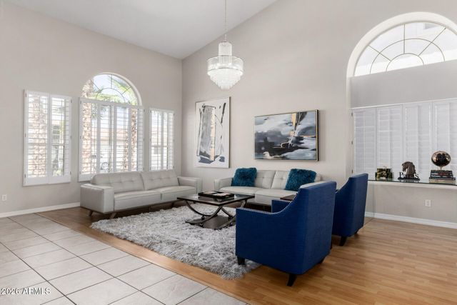 5845 W CHARTER OAK Road, Glendale, AZ 85304