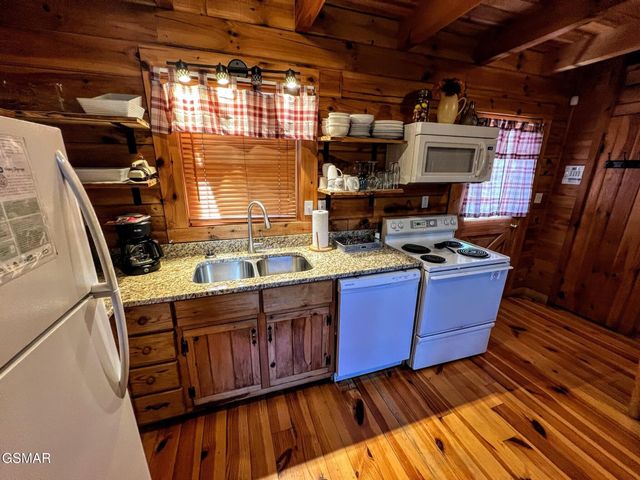 3035 Brothers Way, Sevierville, TN 37862