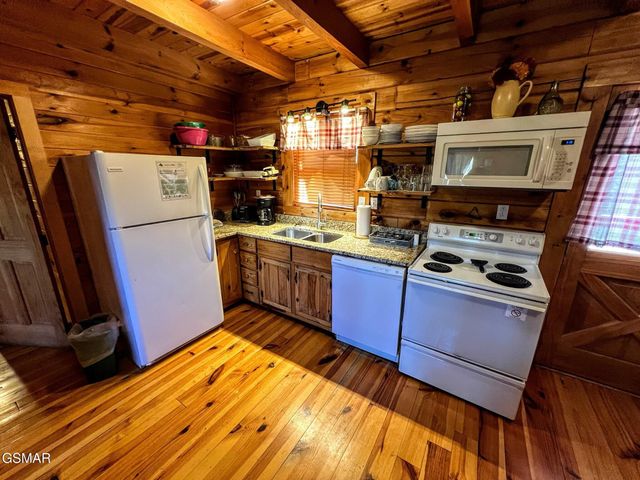3035 Brothers Way, Sevierville, TN 37862