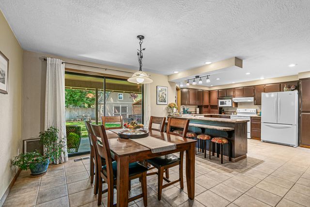 1869 Canyon Avenue, Medford, OR 97504