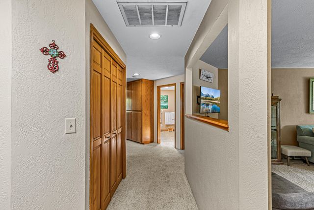 1869 Canyon Avenue, Medford, OR 97504