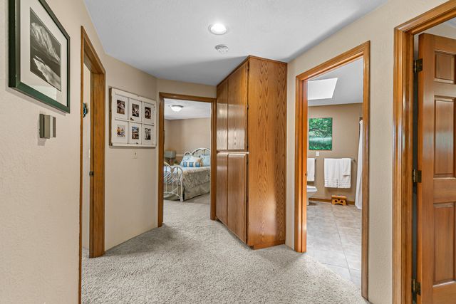 1869 Canyon Avenue, Medford, OR 97504