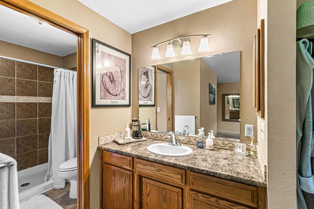 1869 Canyon Avenue, Medford, OR 97504