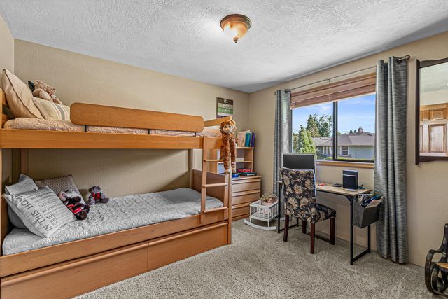 1869 Canyon Avenue, Medford, OR 97504