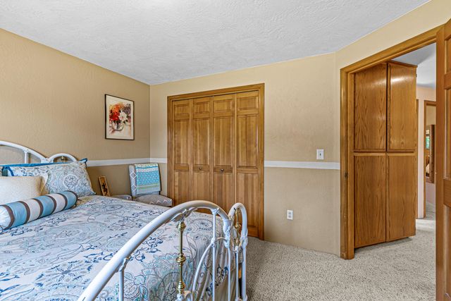 1869 Canyon Avenue, Medford, OR 97504