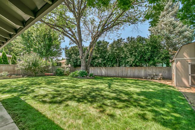 1869 Canyon Avenue, Medford, OR 97504