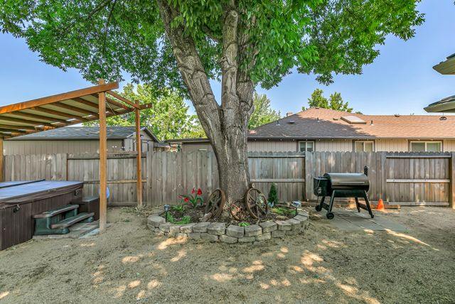 1869 Canyon Avenue, Medford, OR 97504