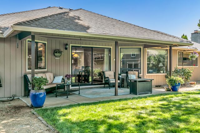 1869 Canyon Avenue, Medford, OR 97504