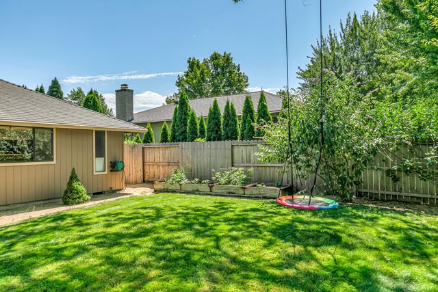 1869 Canyon Avenue, Medford, OR 97504