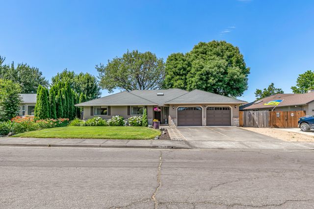 1869 Canyon Avenue, Medford, OR 97504