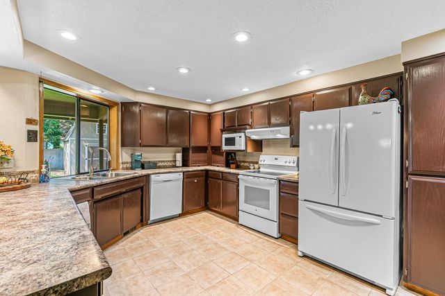 1869 Canyon Avenue, Medford, OR 97504