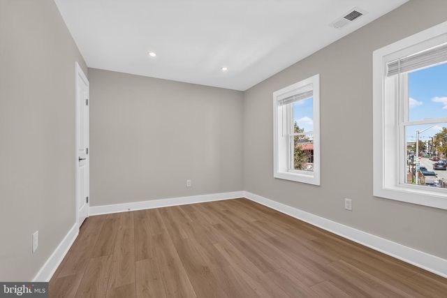 909 EASTERN AVE, Baltimore, MD 21202