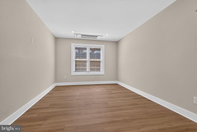 909 EASTERN AVE, Baltimore, MD 21202