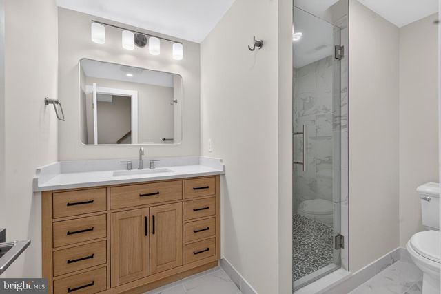 909 EASTERN AVE, Baltimore, MD 21202