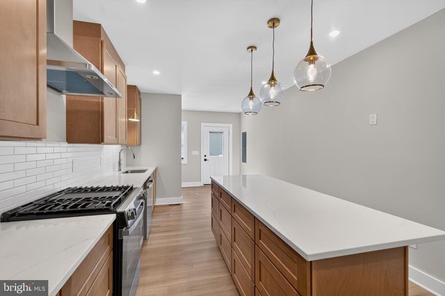 909 EASTERN AVE, Baltimore, MD 21202