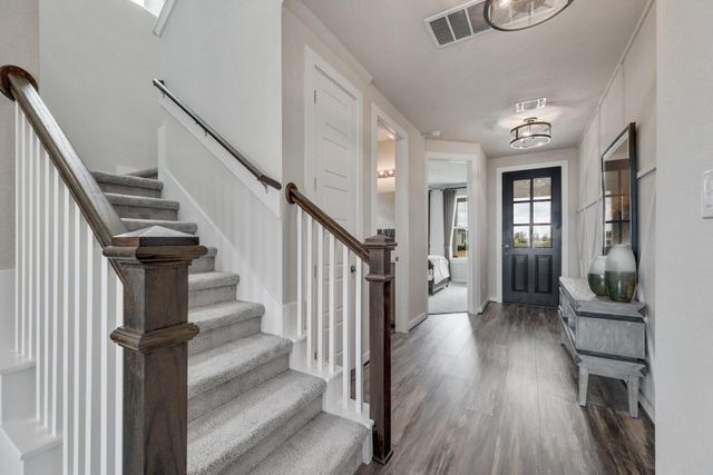 4632 College Square DR, Round Rock, TX 78665