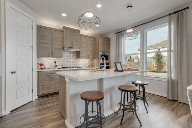 4632 College Square DR, Round Rock, TX 78665