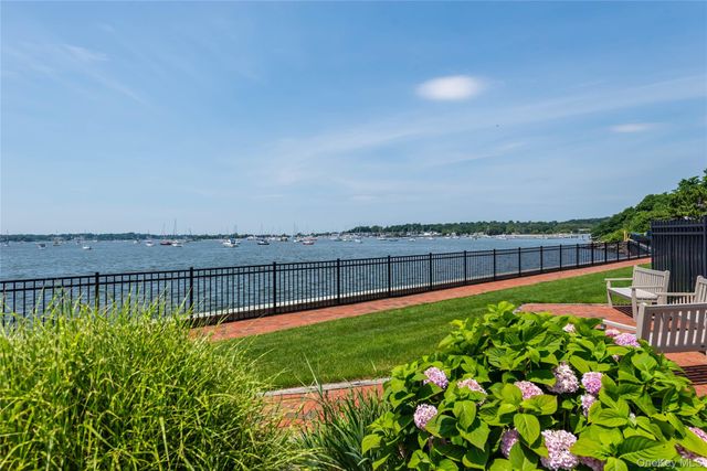 1 Toms Point Lane apt C Building 1, Port Washington, NY 11050