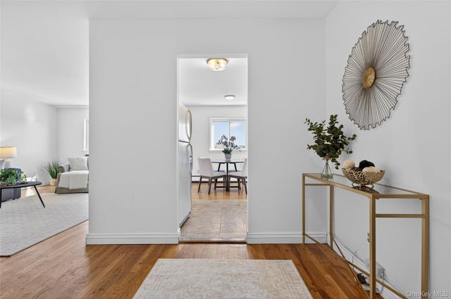 1 Toms Point Lane apt C Building 1, Port Washington, NY 11050