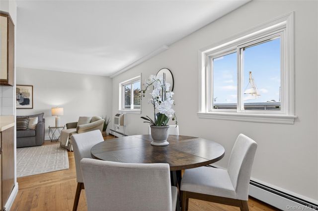 1 Toms Point Lane apt C Building 1, Port Washington, NY 11050