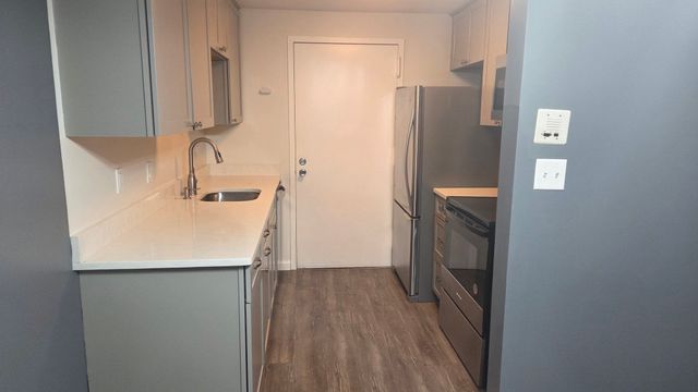 133 Park Ave, Weymouth, MA 02190